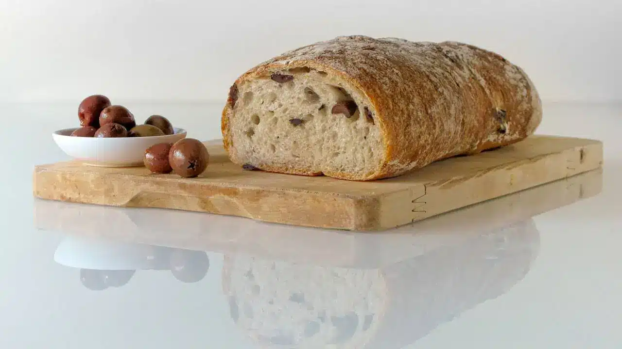 Villaggio Bread with Olives and Cheese 1