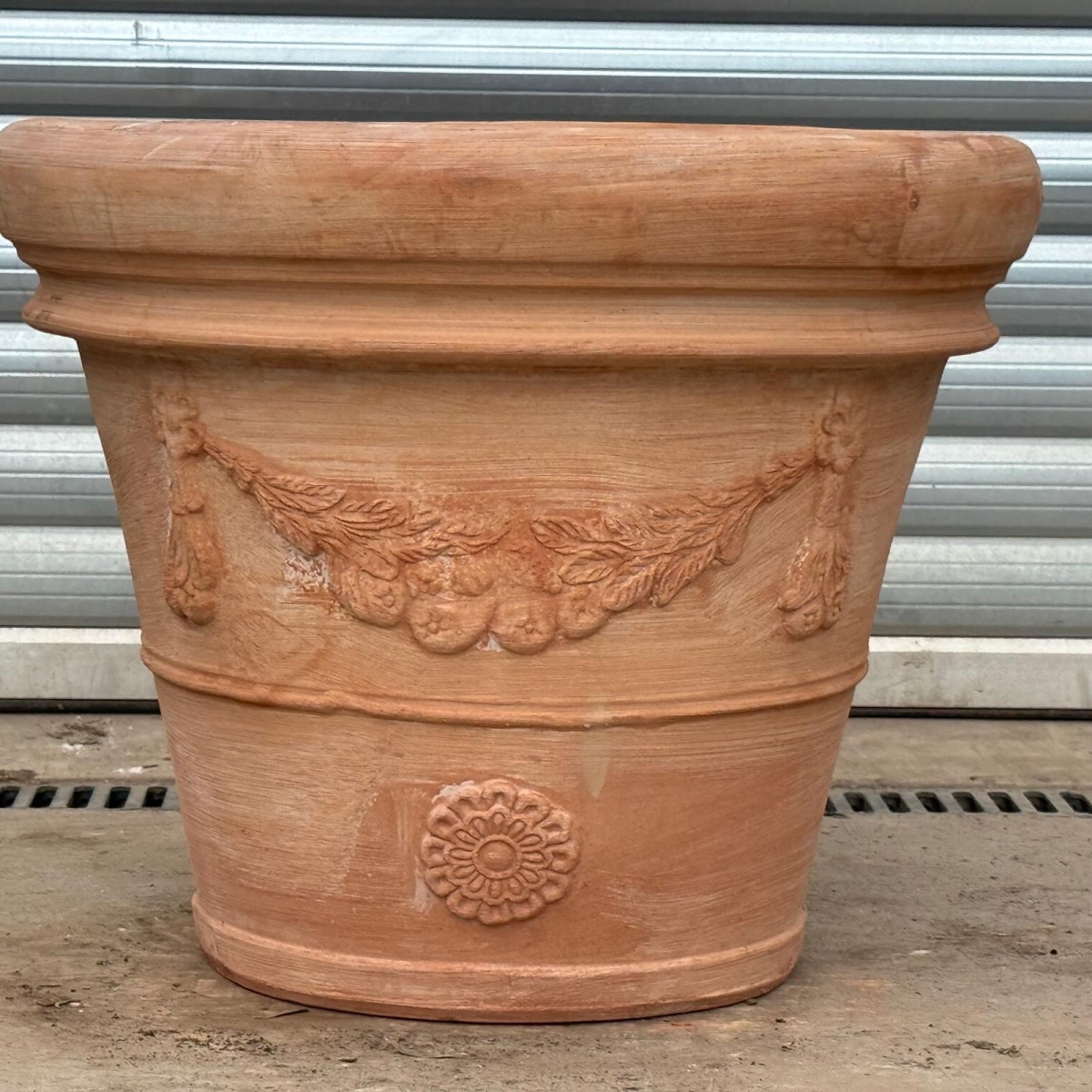 Terracotta Tuscan Pots | Garland | 80cm Diameter 5 Terracotta Tuscan Pots | Garland | 80cm Diameter - Image 3