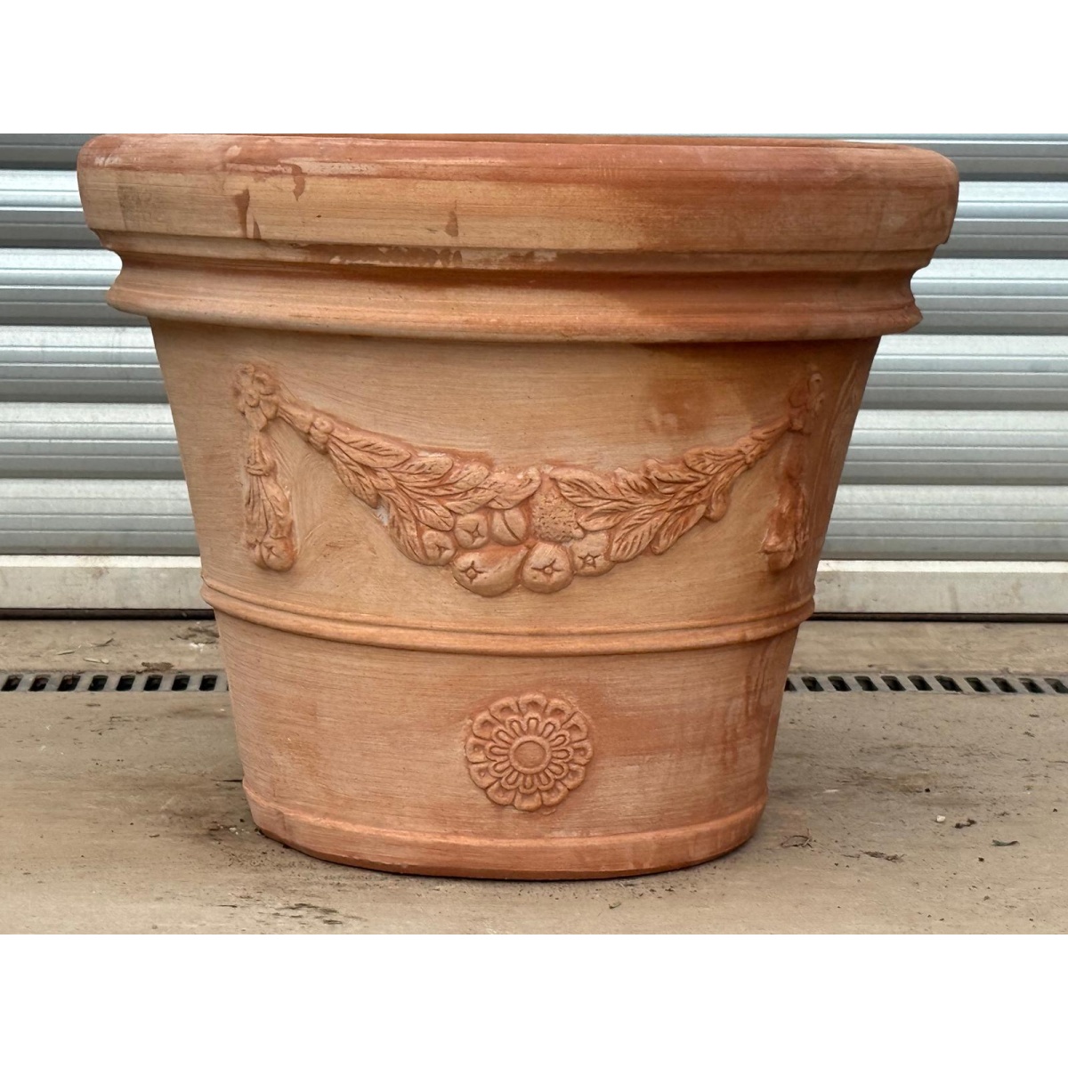 Terracotta Tuscan Pots | Garland | 70cm Diameter 5 Terracotta Tuscan Pots | Garland | 70cm Diameter - Image 3